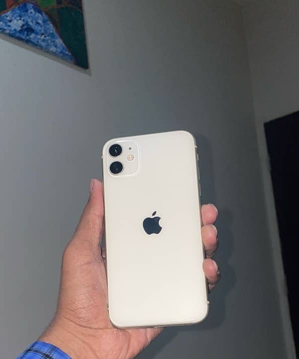 iphone 11  128 Gb with sim time 10 by 10 0