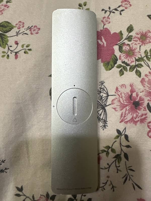 Apple TV remote 1