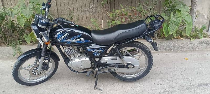 SUZUKI GS150 SE 2022 MODEL BIKE TOTAL ORIGINAL PERFCT CONDITIONS 2