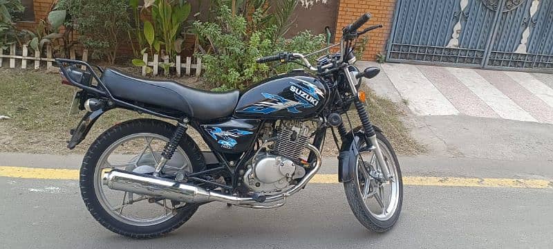 SUZUKI GS150 SE 2022 MODEL BIKE TOTAL ORIGINAL PERFCT CONDITIONS 3