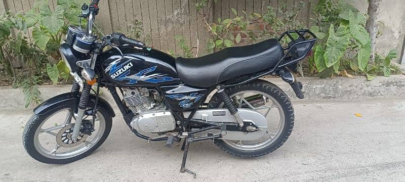 SUZUKI GS150 SE 2022 MODEL BIKE TOTAL ORIGINAL PERFCT CONDITIONS 4