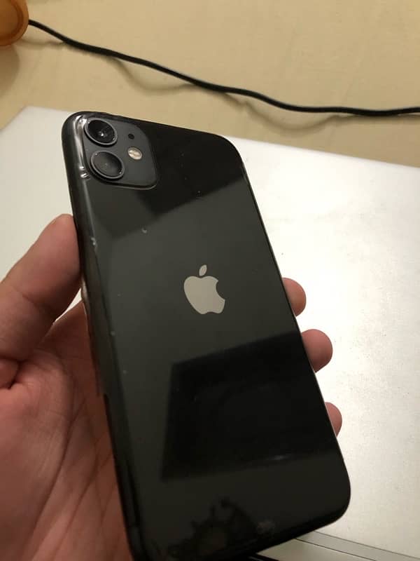 iPhone 11 10/10 condition 4