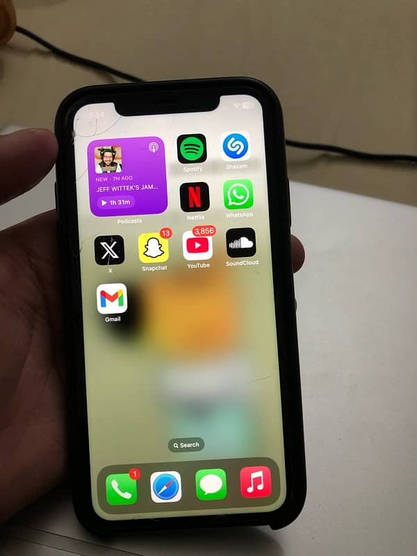 iPhone 11 10/10 condition 12