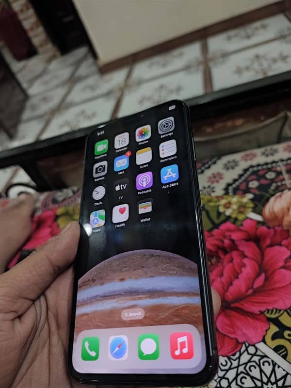 i phone XS Max 1