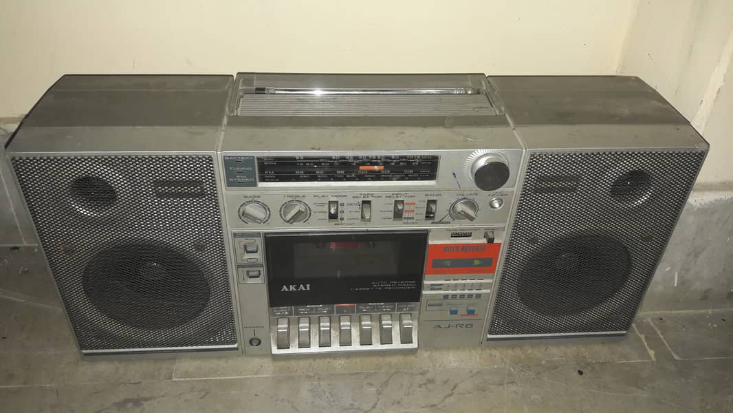 Akai model no AJ R8FS 1