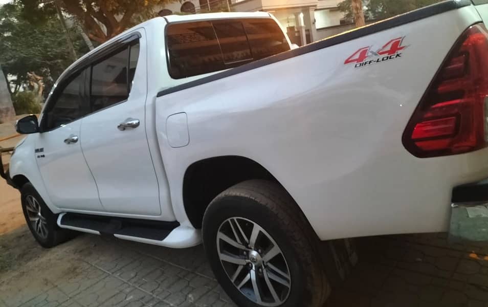 Toyota Hilux Revo 2019 Dual AC 7