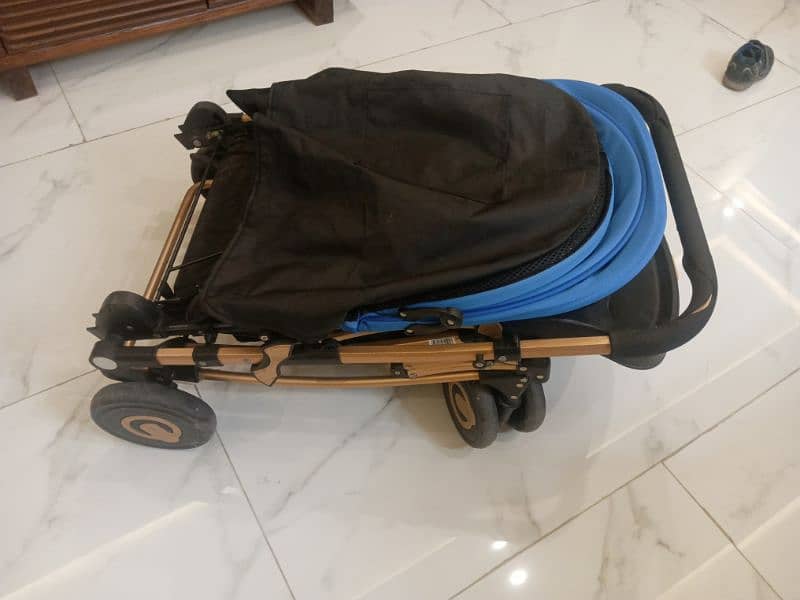 pram for urgent sale 0