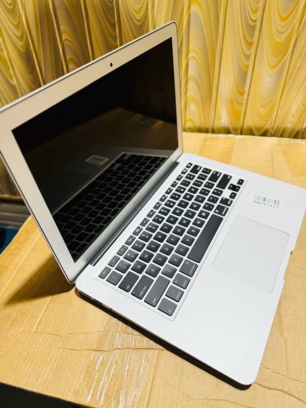 MacBook Air model 2017 13 inch core i5 ram 8 128 ssd  10by10 condition 2