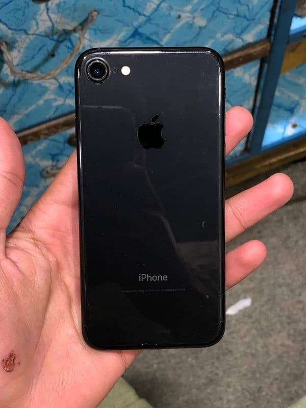 I iPhone7 Offcial pta 100 battery sirf aur sirf Lahore wale Rabta Kar 1