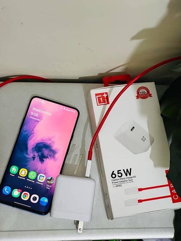 oneplus 7 pro 8/256 with charger 0