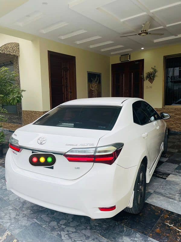 Toyota Corolla Altis 2015 3