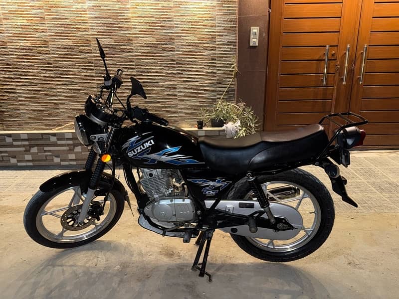 Suzuki GS 150 SE 4