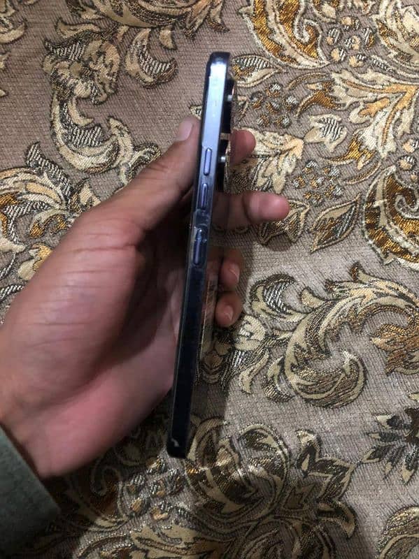 mobile Ki condition 10/10 hy Kio iuse nhe all oky set hy 3