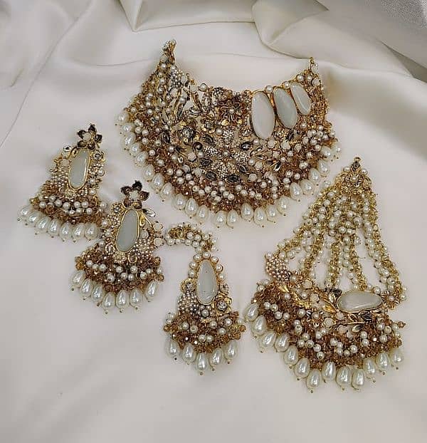 Handmade turkish work with stone complete bridal set. . . . 0