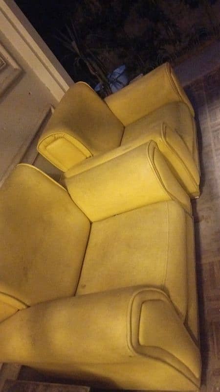 table+chairs+sofa set+ almari for sale( 03051036915) 6