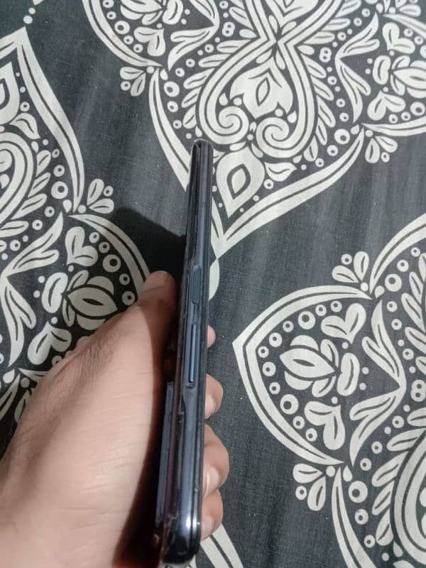 I sell my infinix zero x neo argent  need cash 2