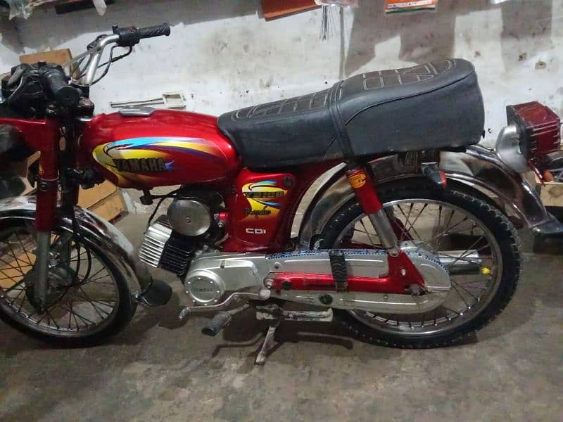 Yamaha 100-2010 model Good condition 3