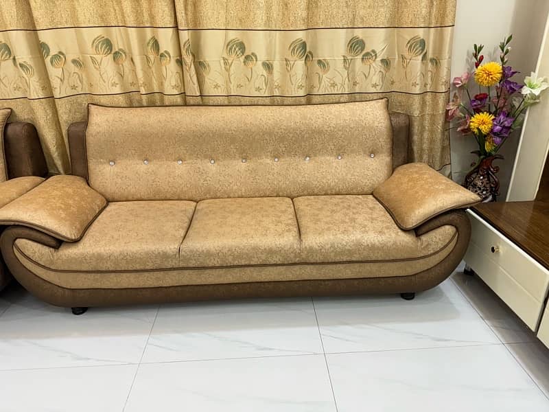 sofa condition achi hai 1