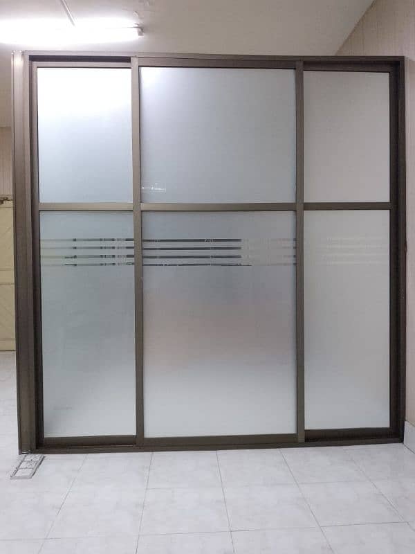 Transparent Office Wall Dividers of Glass 0