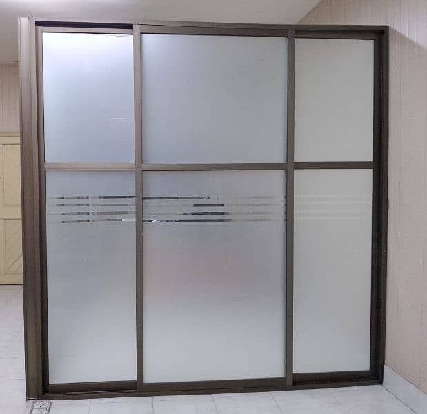 Transparent Office Wall Dividers of Glass 2