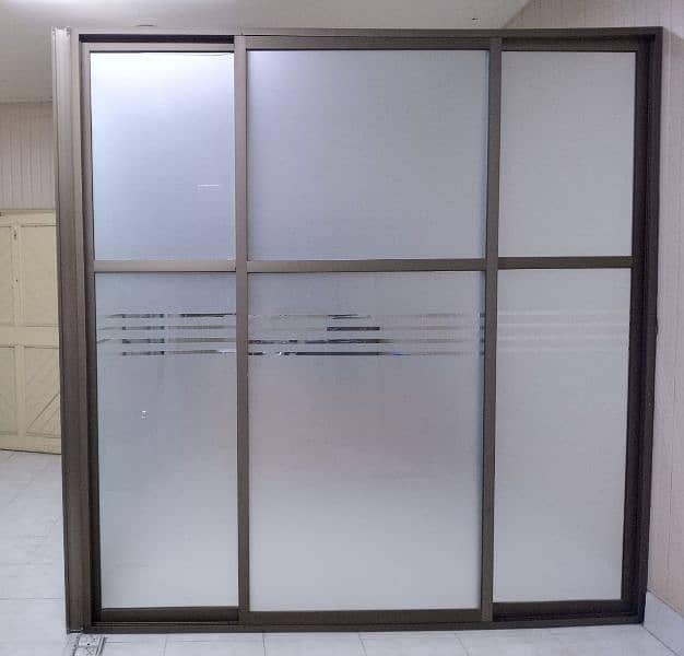 Transparent Office Wall Dividers of Glass 8