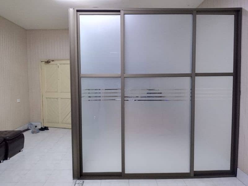 Transparent Office Wall Dividers of Glass 9