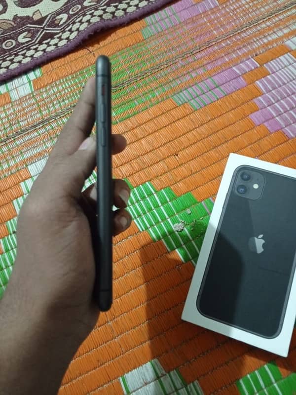 iPhone 11 for sell 7