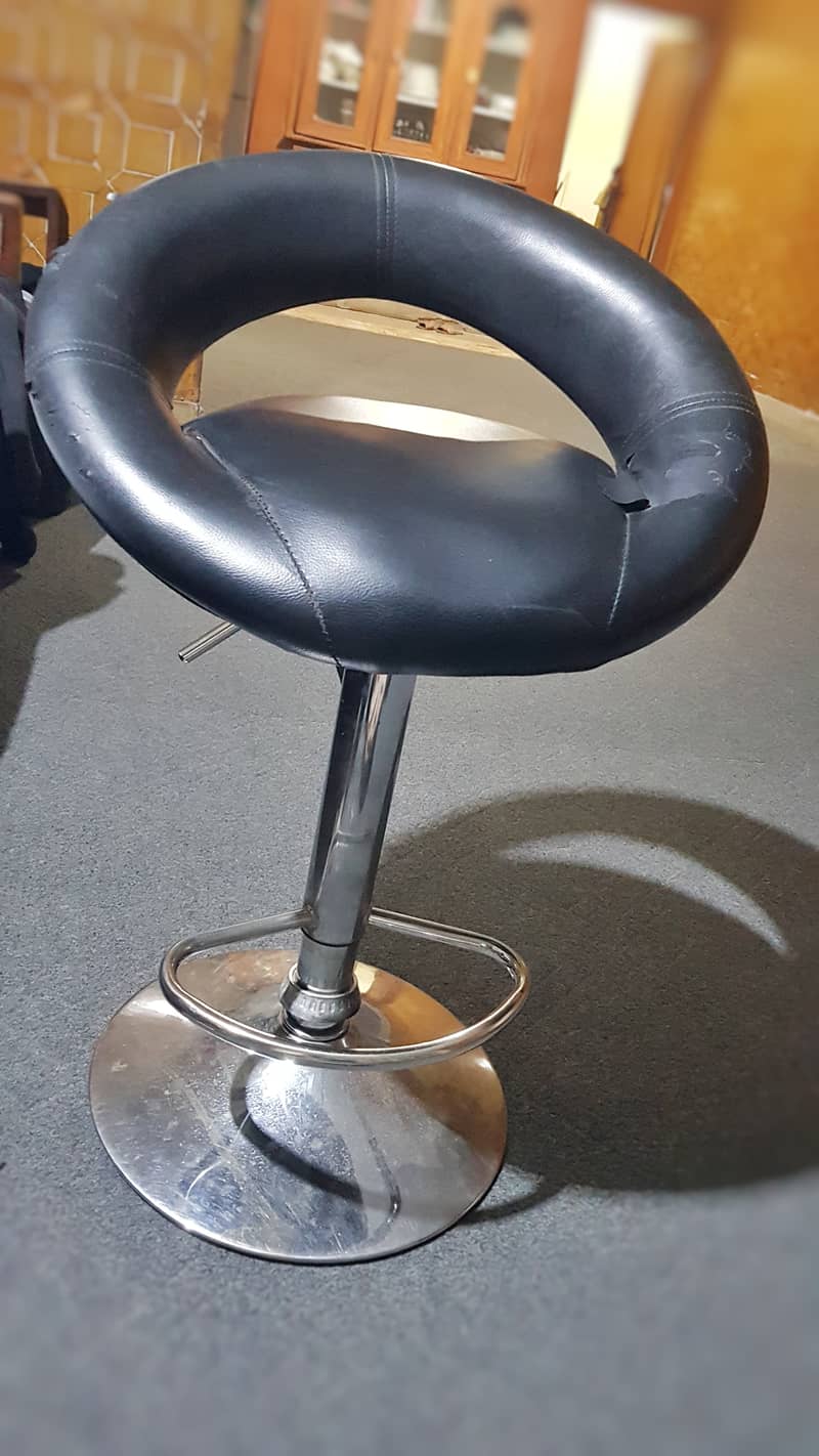 Revolving Chair with adjustable height 1