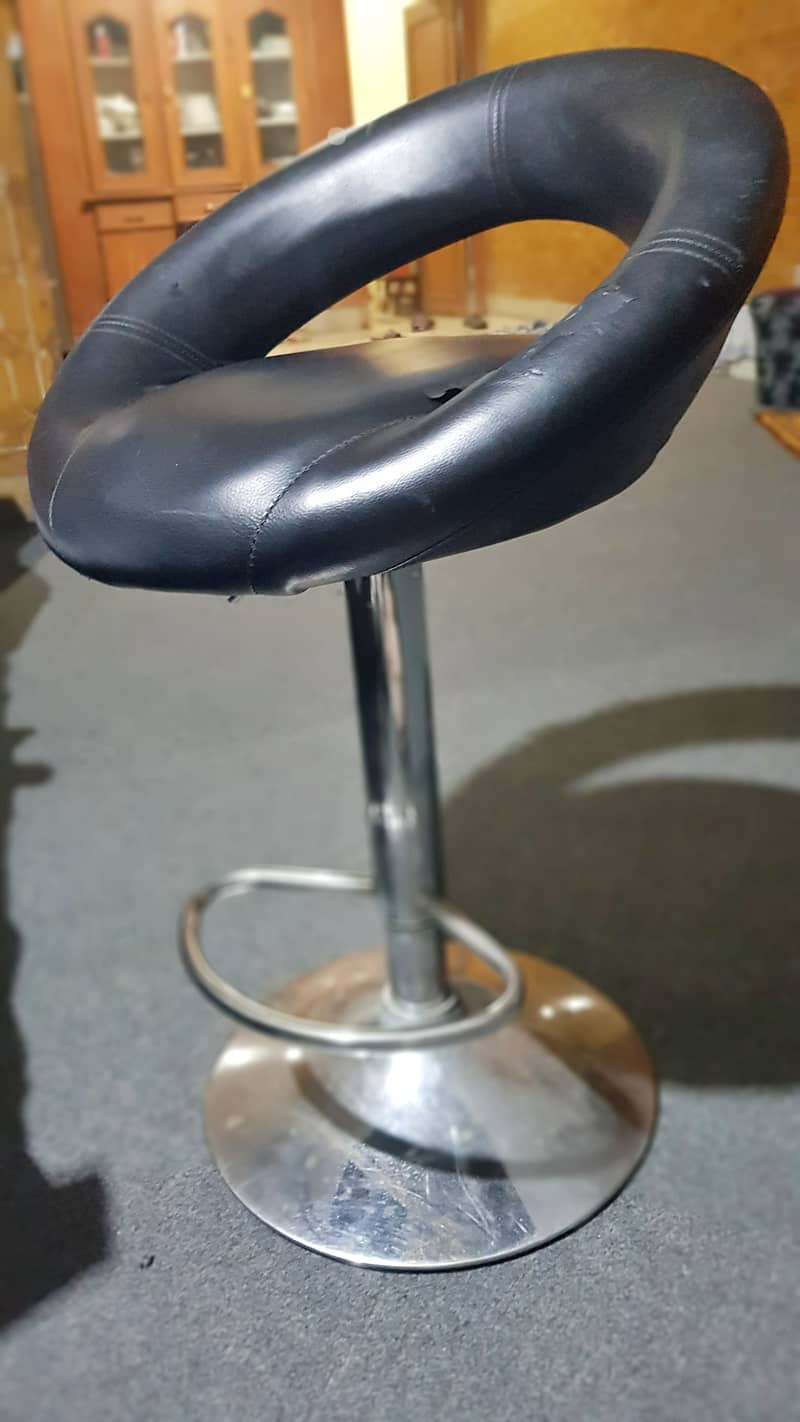 Revolving Chair with adjustable height 2