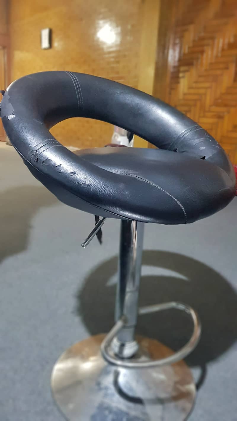 Revolving Chair with adjustable height 3