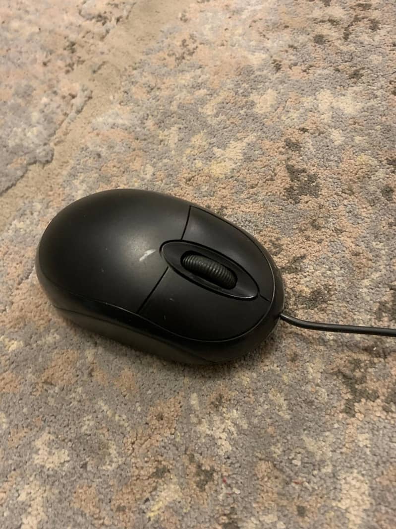 used 3d optical mouse with 1.2m long wire ( negotiable price ) 0