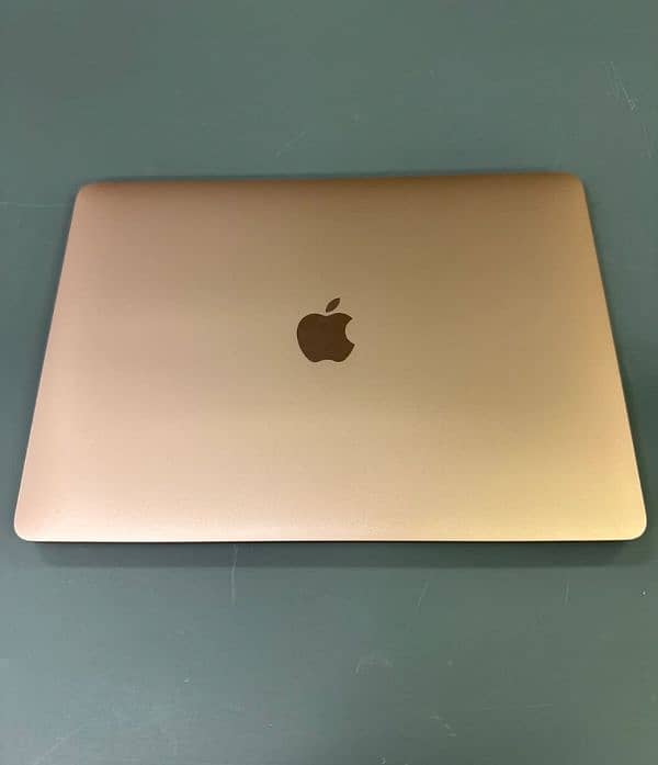 Macbook M1 Air 8/256 GB 0