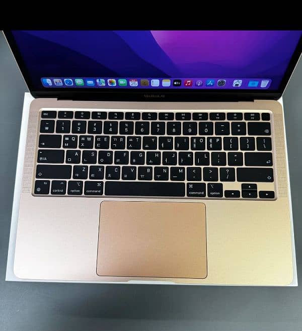 Macbook M1 Air 8/256 GB 1