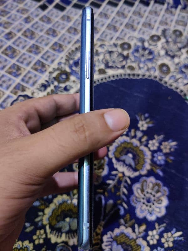 OnePlus 9r 10 by 10 condition 3