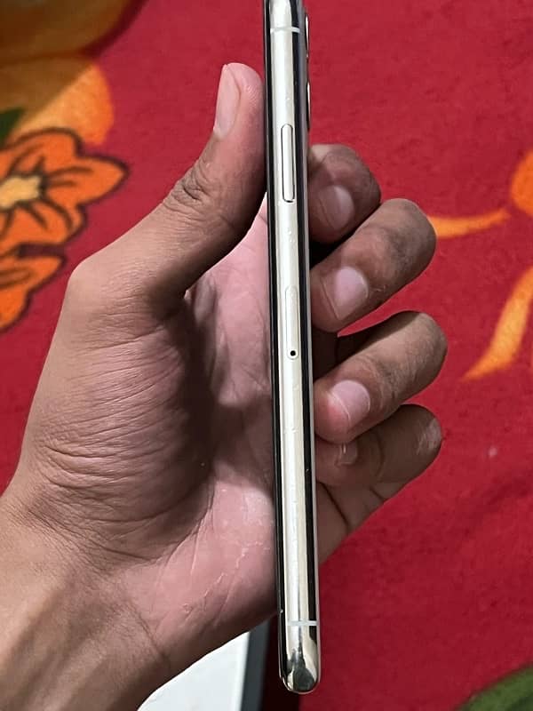 iphone 11 pro max 6