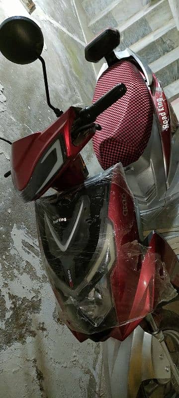 road king electric scooty available for sale good condition 3