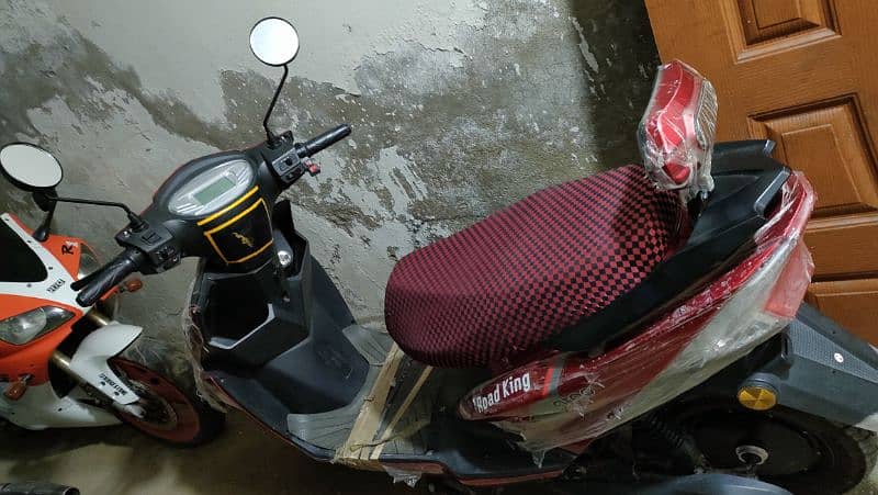 road king electric scooty available for sale good condition 9