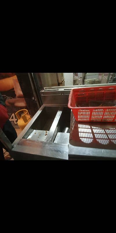 "Commercial Fryer 4.5 ft with Working Area - Slightly Used" 3