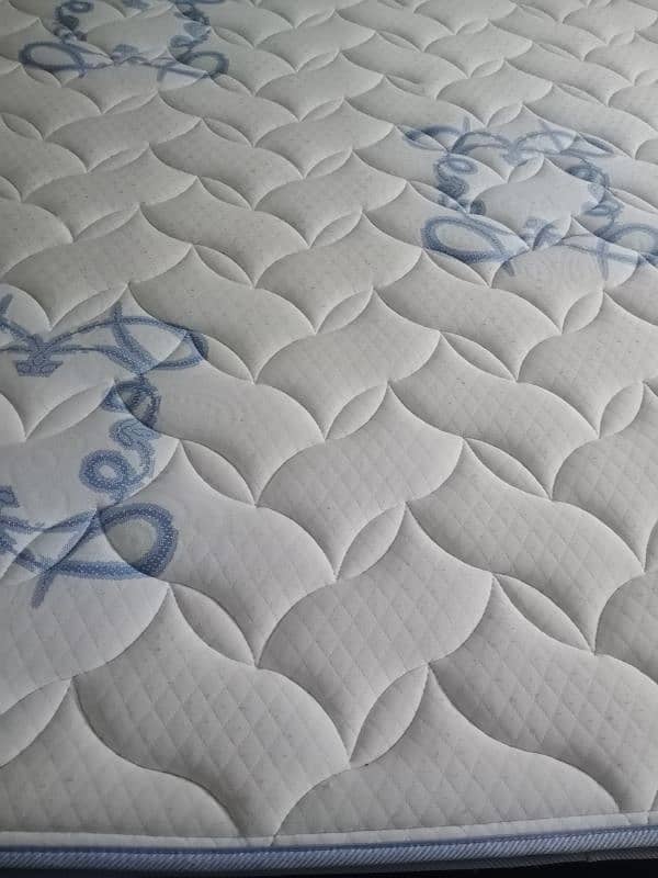 Almost new, slightly used king spring mattress 2