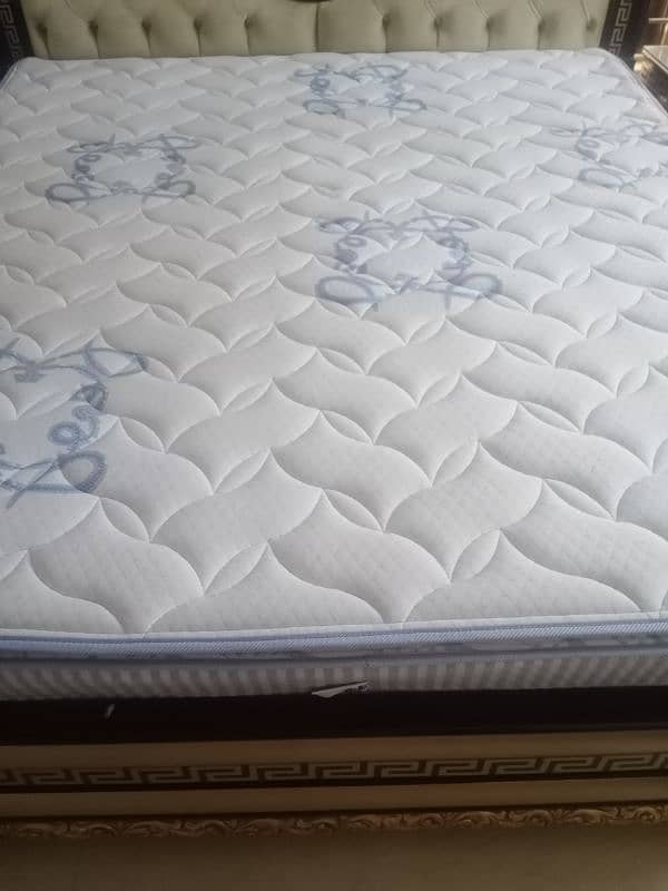 Almost new, slightly used king spring mattress 3