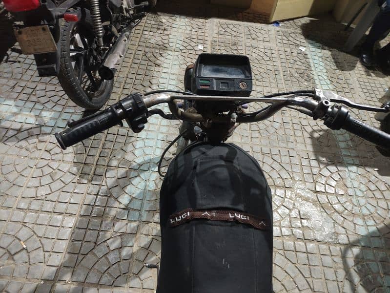 Unique 70CC bike Kms almost 30000 4