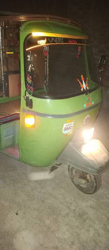 CNG Rickshaw 4