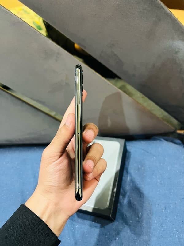 IPHONE 11 PRO MAX 256GB NON PTA FACTORY UNLOCKED WATER PACKED 1