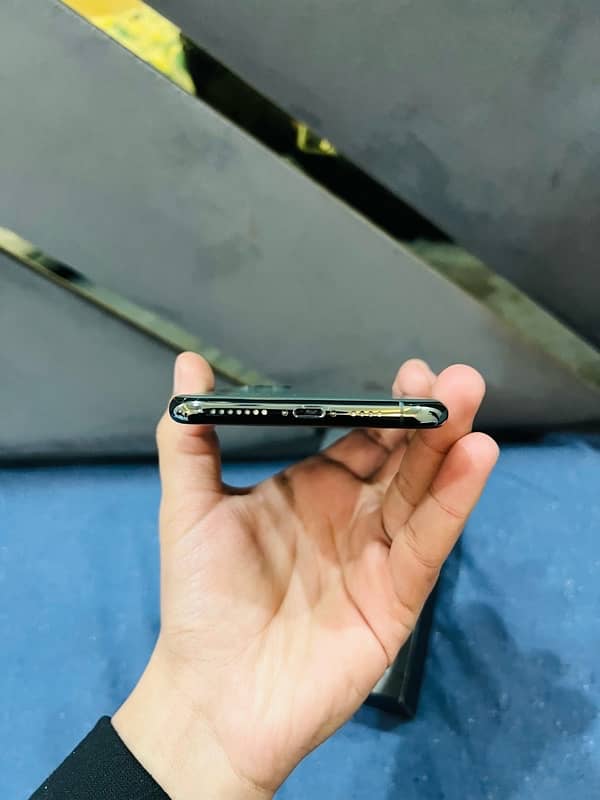 IPHONE 11 PRO MAX 256GB NON PTA FACTORY UNLOCKED WATER PACKED 3