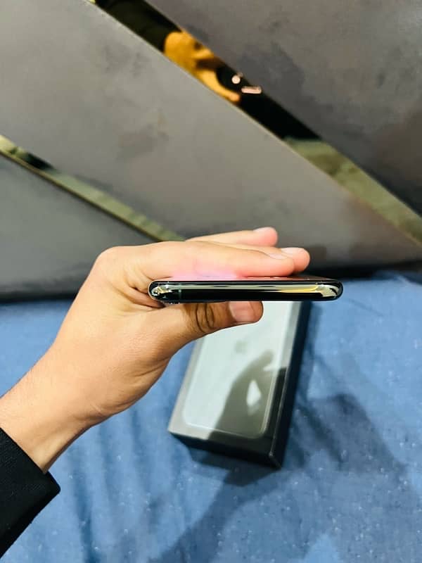 IPHONE 11 PRO MAX 256GB NON PTA FACTORY UNLOCKED WATER PACKED 4