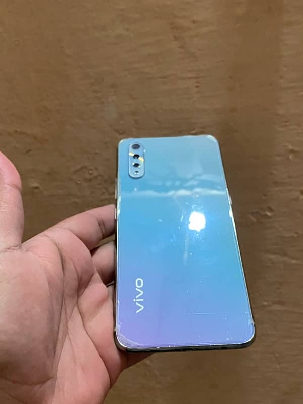 vivo s1 6/128 brand new with box charger 10/10 condition 3