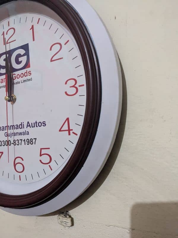 Apni company , office ya academy wagaira ki clocks hum se bunwaein 7