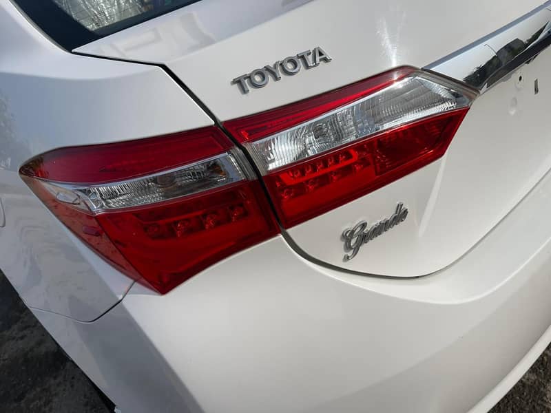 Toyota Altis Grande 2017 4