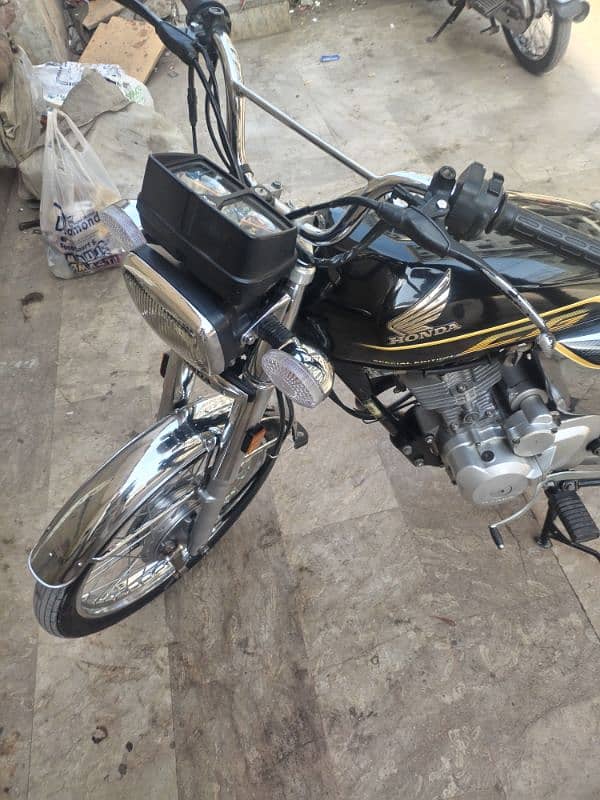 CG 125 special edition  Karachi number 4