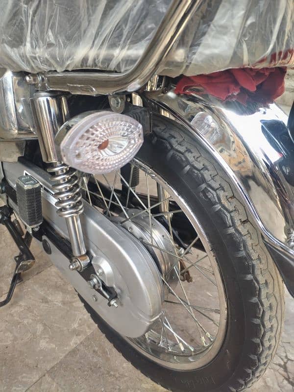 CG 125 special edition  Karachi number 7